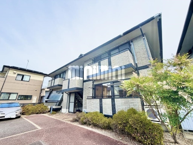 建物外観　全室角部屋。物置付きです。