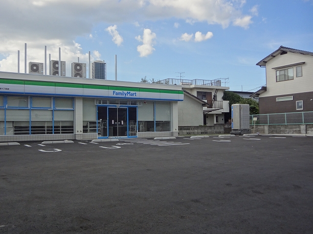 コンビニ　ファミリーマート（コンビニ）まで2954m