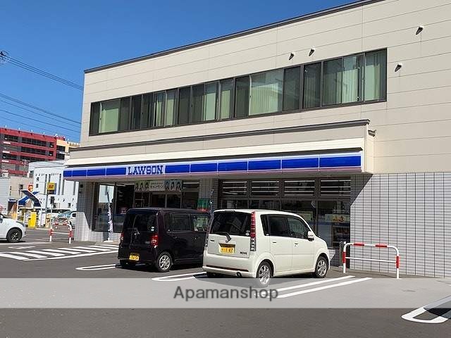 コンビニ　ローソン（コンビニ）まで853m