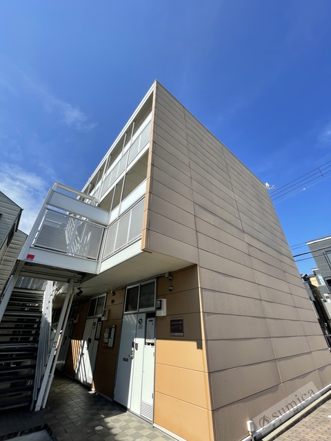 エントランス　ここに住む幸せ。明るいエントランス。
