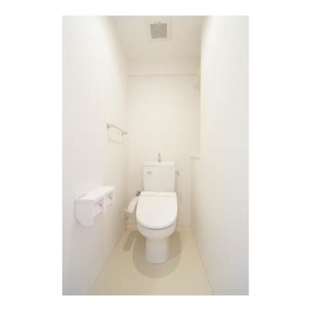 トイレ　※写真は同タイプ住戸です。