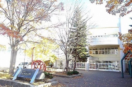 小学校　屯田西小学校（小学校）まで400m