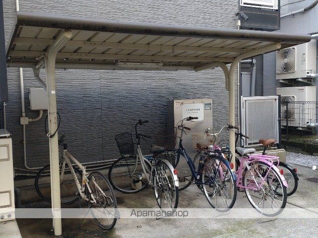 京急本線 生麦駅 徒歩1分 4階建 築17年の外観写真