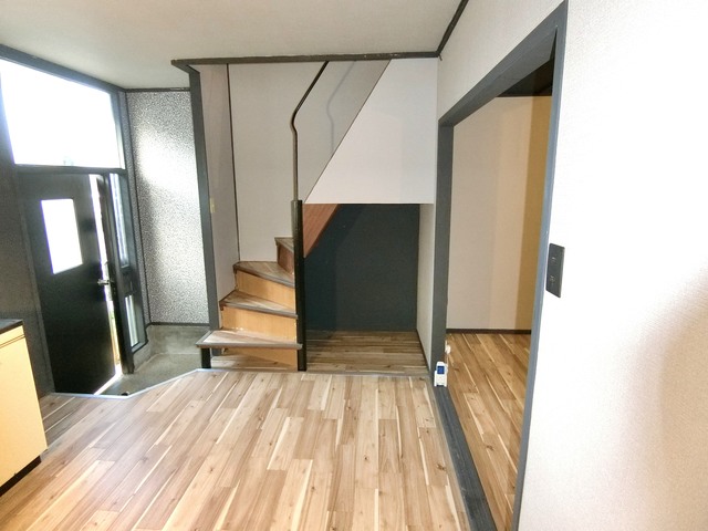 TC小林町の玄関写真