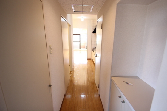 玄関　※別部屋の写真です
