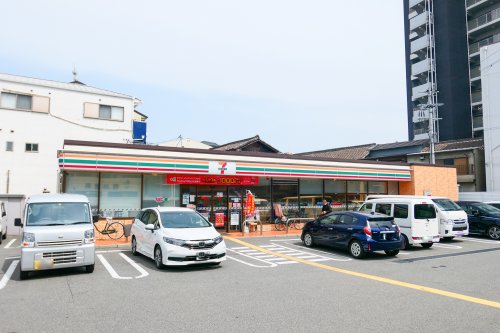 コンビニ　セブンイレブン 大阪浜口東2丁目店（コンビニ）まで186m