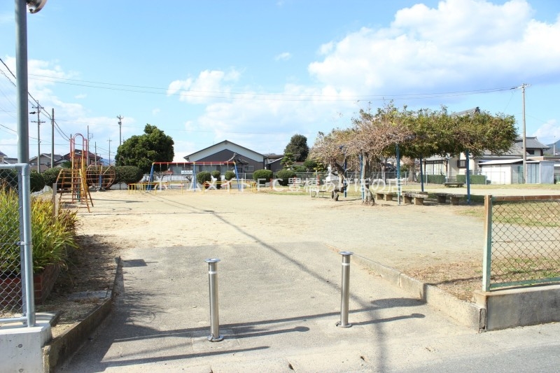 公園　本野児童遊園（公園）まで318m