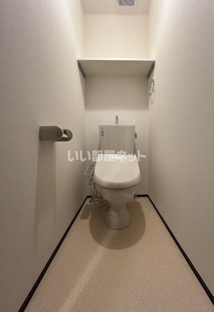 東武日光線 新鹿沼駅 徒歩9分 2階建 築3年のトイレ写真