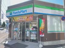 コンビニ　ファミリーマート 鳥居通店（コンビニ）まで137m