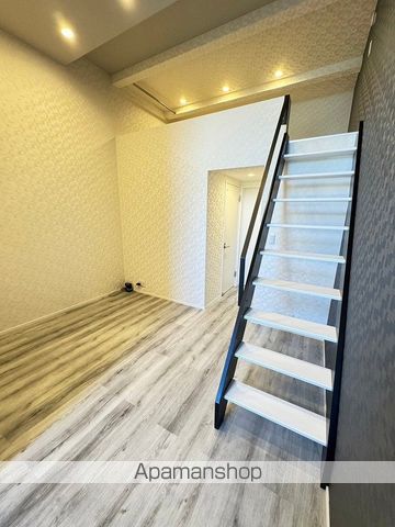 ＪＲ日豊本線 隼人駅 徒歩26分 2階建 築5年の居間写真