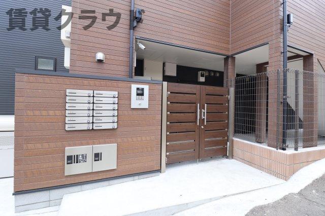 エントランス　安心オートロック付き