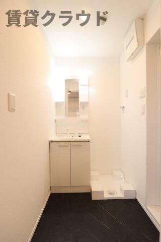 洗面設備　朝の準備に活躍する、洗髪洗面化粧台！