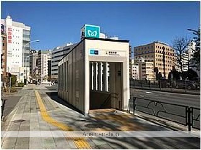 スーパー　まいばすけっと 新富町駅東店（スーパー）まで221m