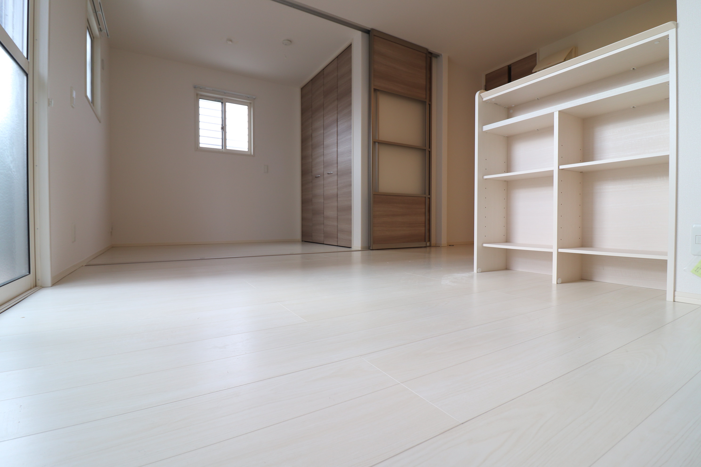 居室・リビング　※同物件別部屋の参考写真・現況優先