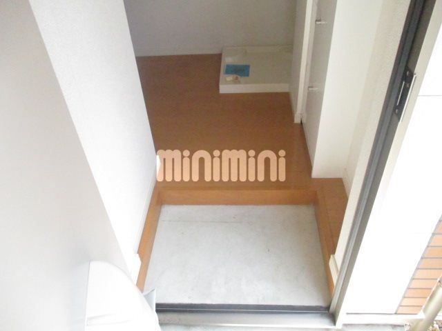 玄関　玄関、下駄箱あります