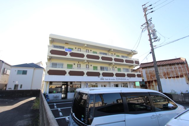 松尾マンションの建物外観