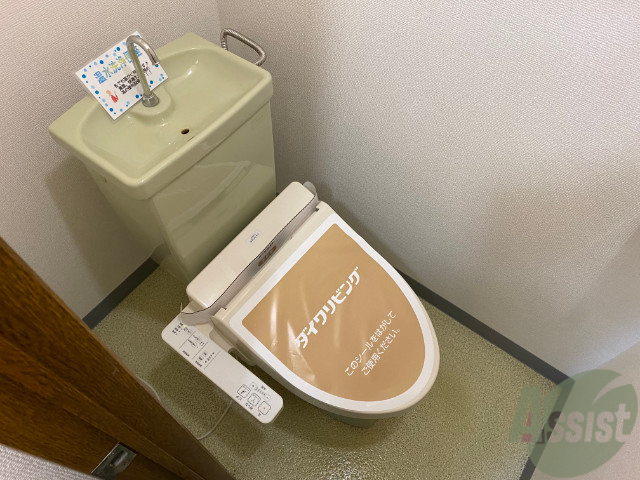 トイレ　トイレはウォッシュレット機能付きなので嬉しいですね。
