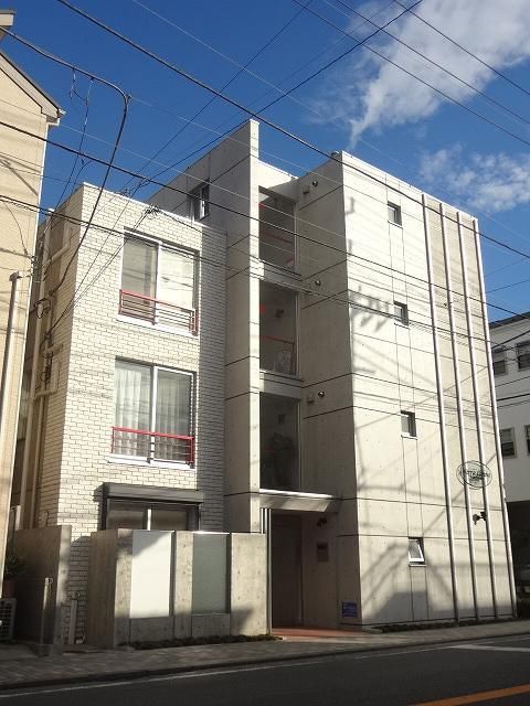 横浜市中区柏葉のマンションの建物外観