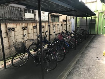 【シャロス浅川の駐車場】