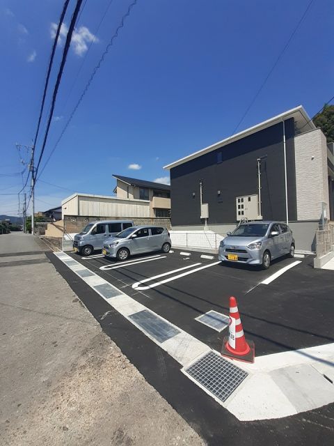 【山口市小郡尾崎町のアパートの駐車場】