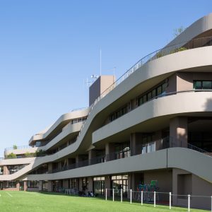 【港区白金のマンションの小学校】