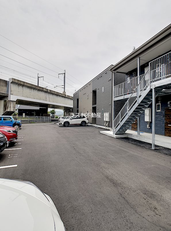 【薩摩川内市中郷町のアパートの駐車場】