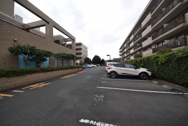 【町田市南町田のマンションの駐車場】