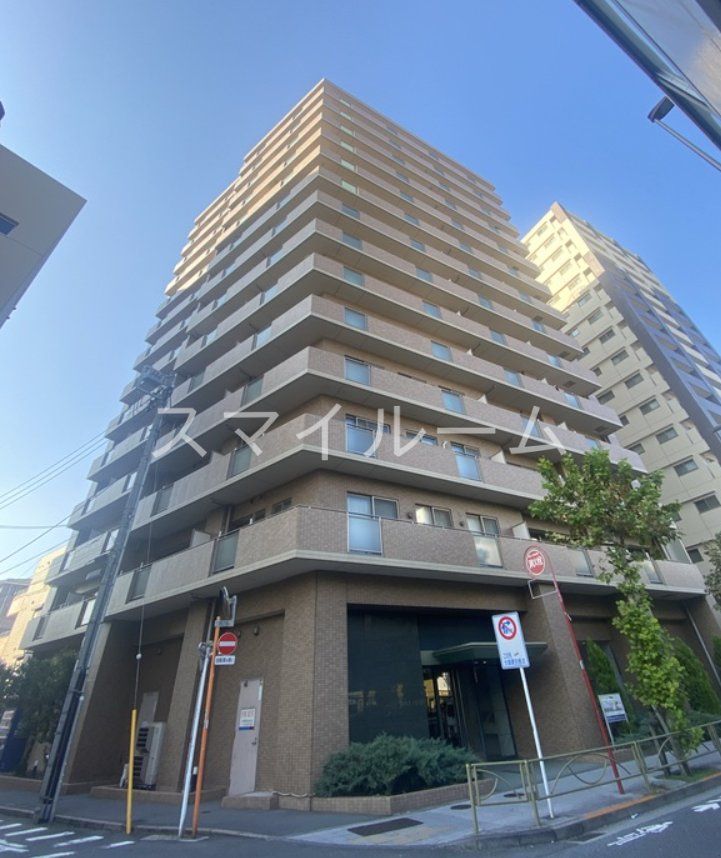 【大田区大森西のマンションの建物外観】