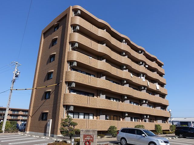 羽島郡岐南町野中のマンションの建物外観