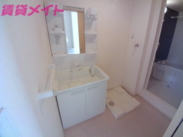 洗面設備　同タイプの部屋写真です