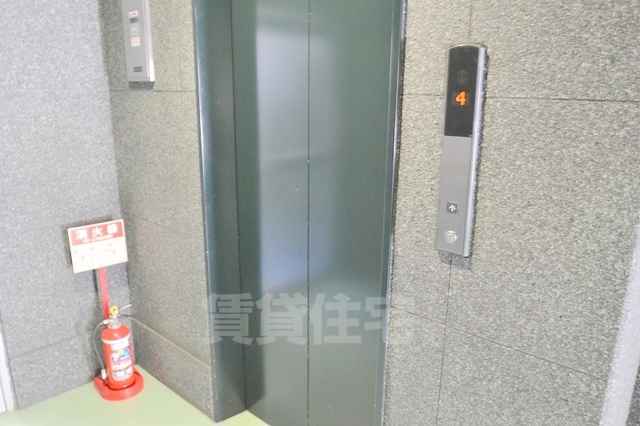 ロビー　エレベーター