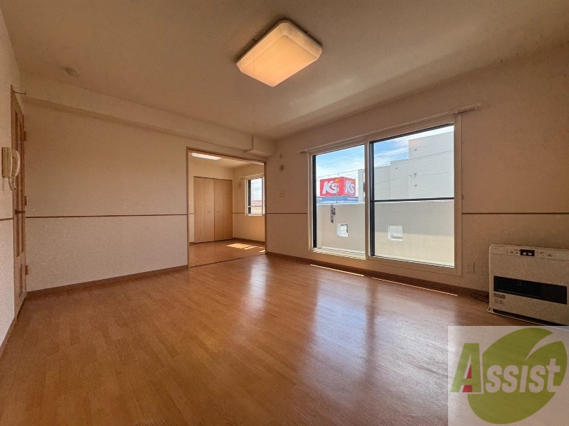 居室・リビング　広くてキレイなお部屋が広がっていて、充実した生活が送れそう。