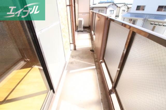 バルコニー　同物件別部屋の写真です