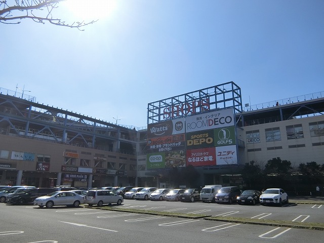 ショッピングセンター　SHOPS（ショッピングセンター）まで489m