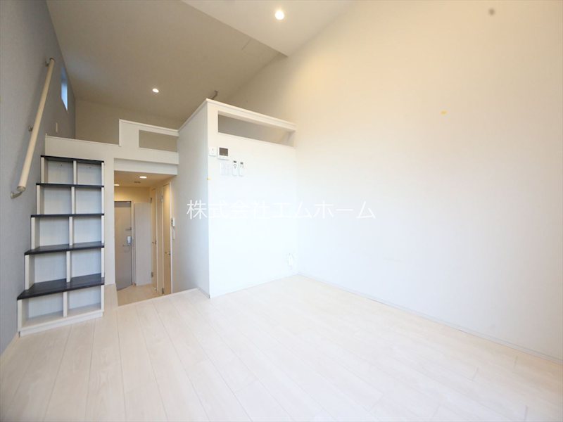 居室・リビング　洋室6.3帖　ロフト6.2帖（収納にも寝室にも使えます）