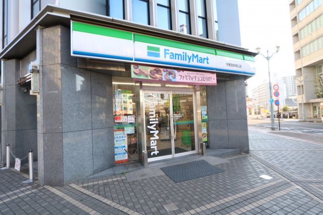 コンビニ　ファミリーマート宇都宮駅西口店（コンビニ）まで400m