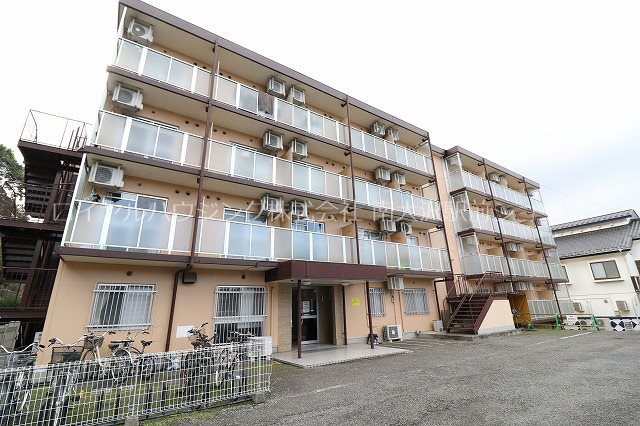 建物外観　☆南大沢駅徒歩7分の学生専用マンションです！☆