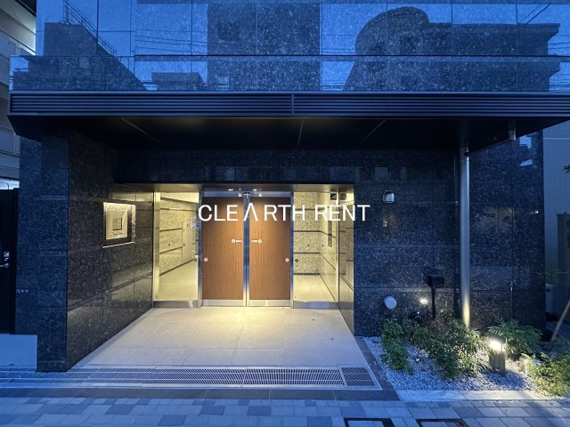 エントランス　プロジェクター付LEDシーディングライトを標準装備