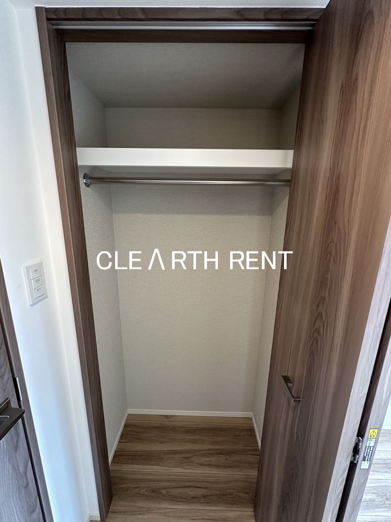 収納　収納に便利な枕棚を備えたクローゼットを採用