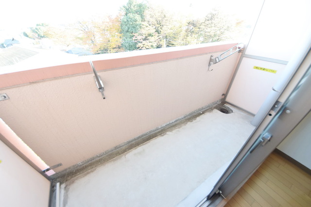バルコニー　★お布団も干せますよ★