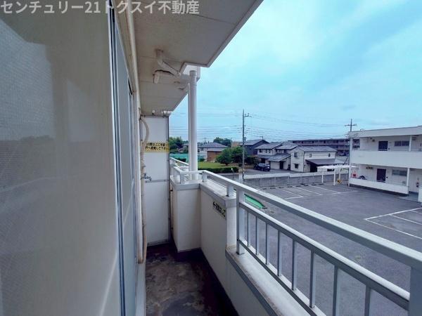 バルコニー　同物件、別室の写真です。