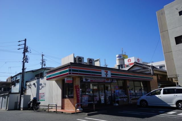 ショッピングセンター　セブンイレブン（ショッピングセンター）まで580m