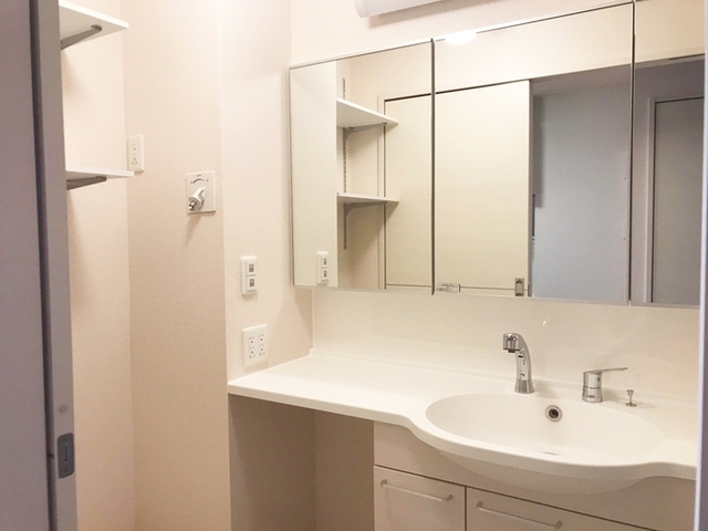 洗面設備　洗髪洗面化粧台