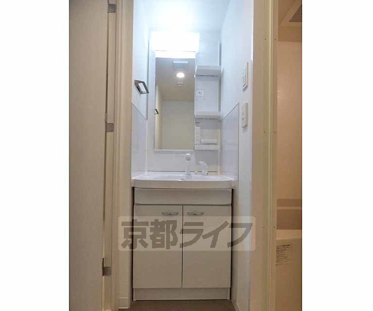 洗面設備　洗面台です。