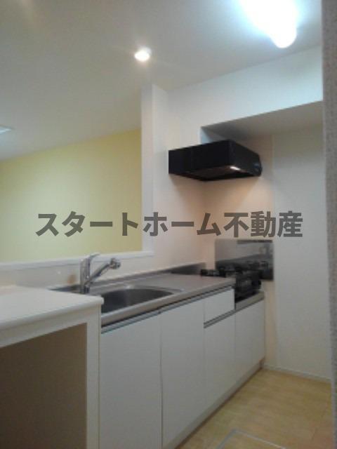キッチン　コンパクトなキッチンで掃除もラクラク