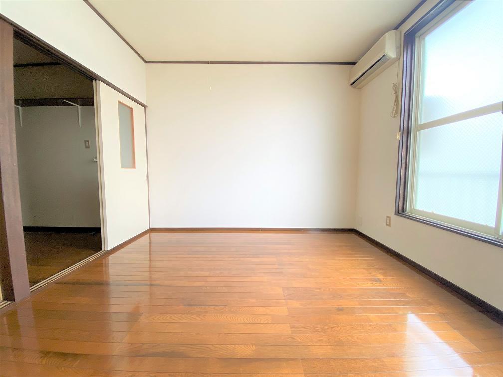 居室・リビング　明るい洋室☆