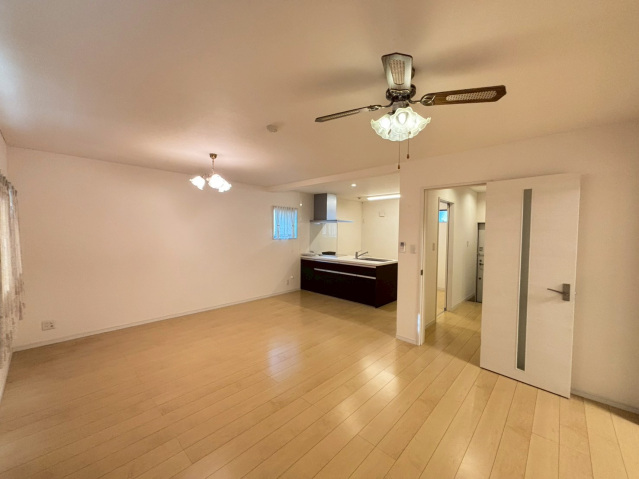 居室・リビング　☆18.5帖のLDK☆