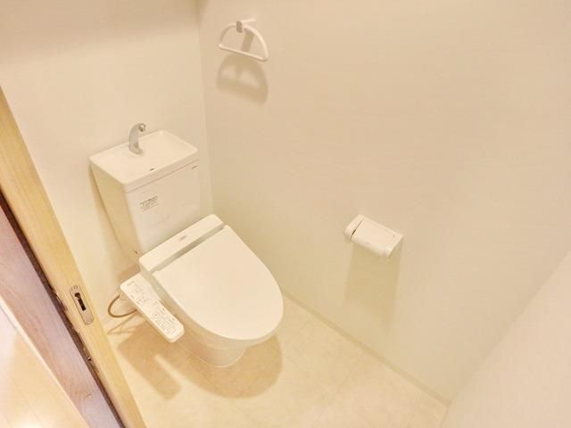 トイレ　★シャワー付きトイレ★