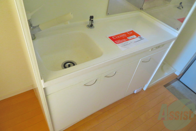 キッチン　キッチンはお料理される方には、少し小さいかもしれませんね