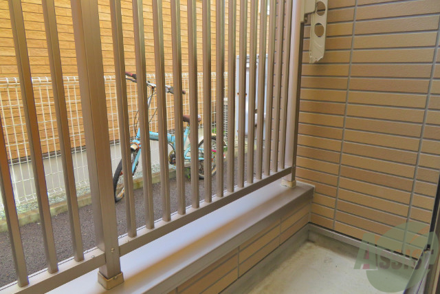 バルコニー　バルコニーは洗濯物を干すのに